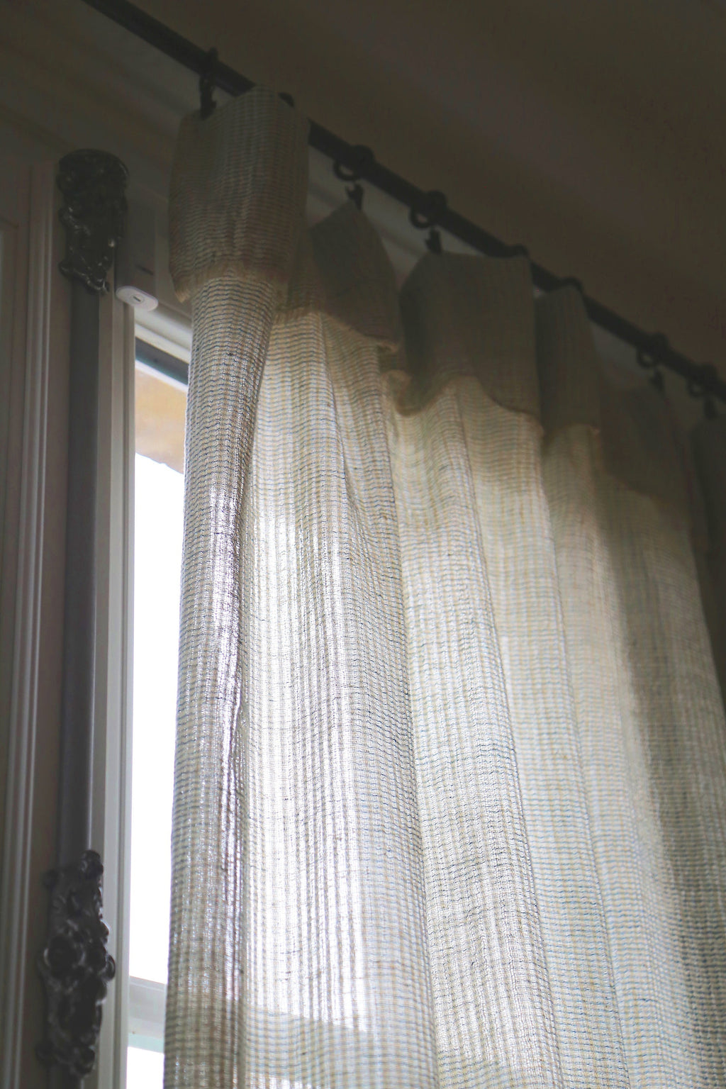 Arys Curtain