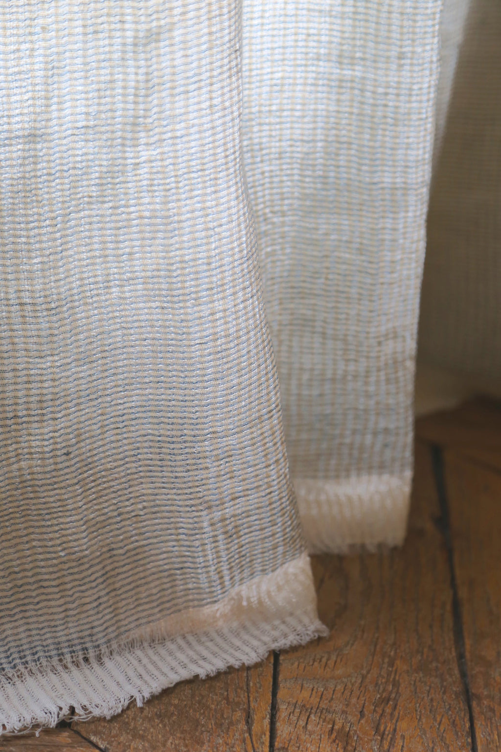 Arys Curtain