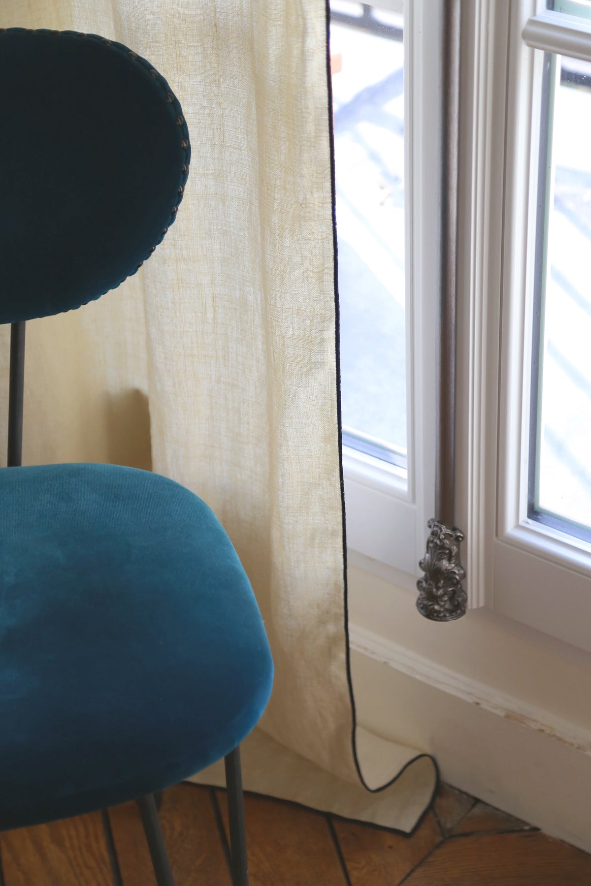 Maya Curtain