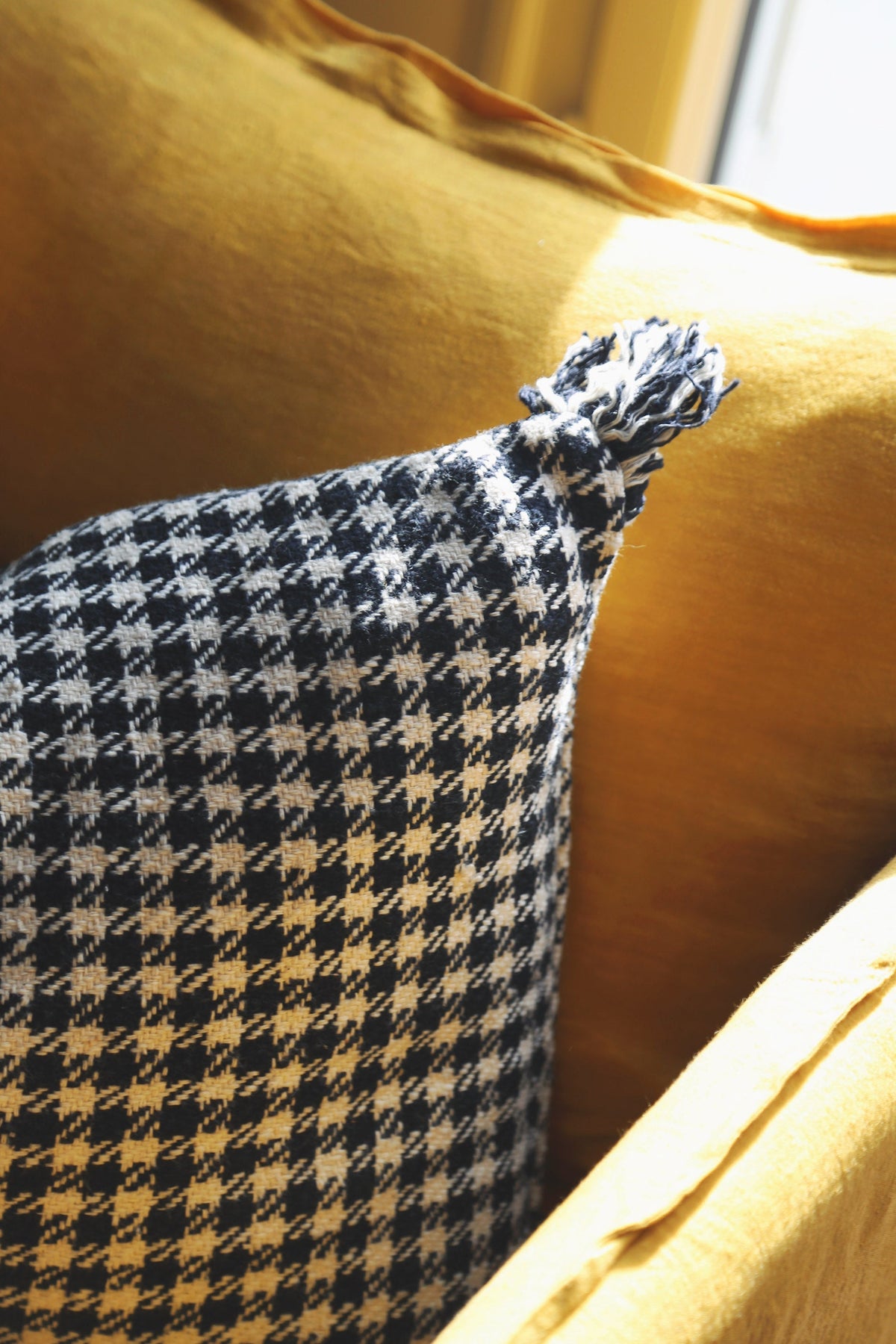 Houndstooth cushion cover