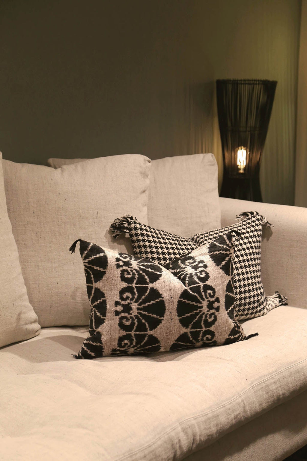 Houndstooth cushion cover