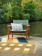 Vadhi outdoor cushion