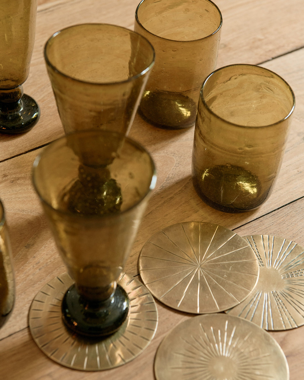 Set of 4 Nile stemmed glasses
