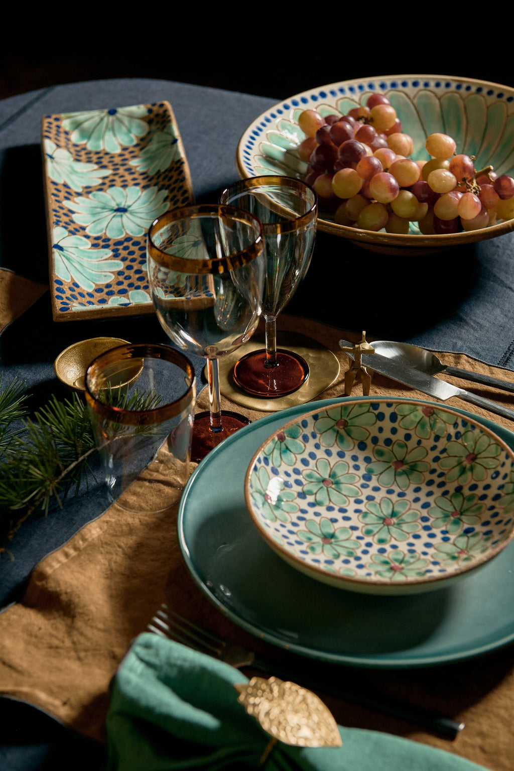 Cleo cake dish