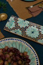 Cleo cake dish