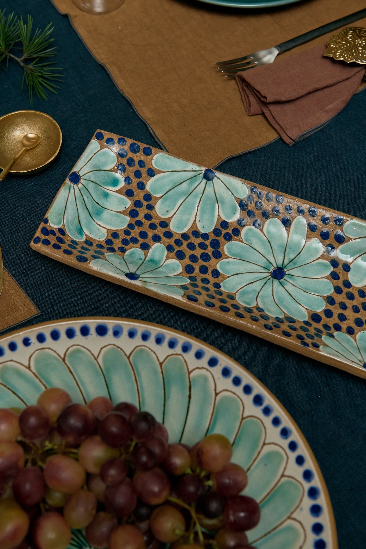 Cleo cake dish
