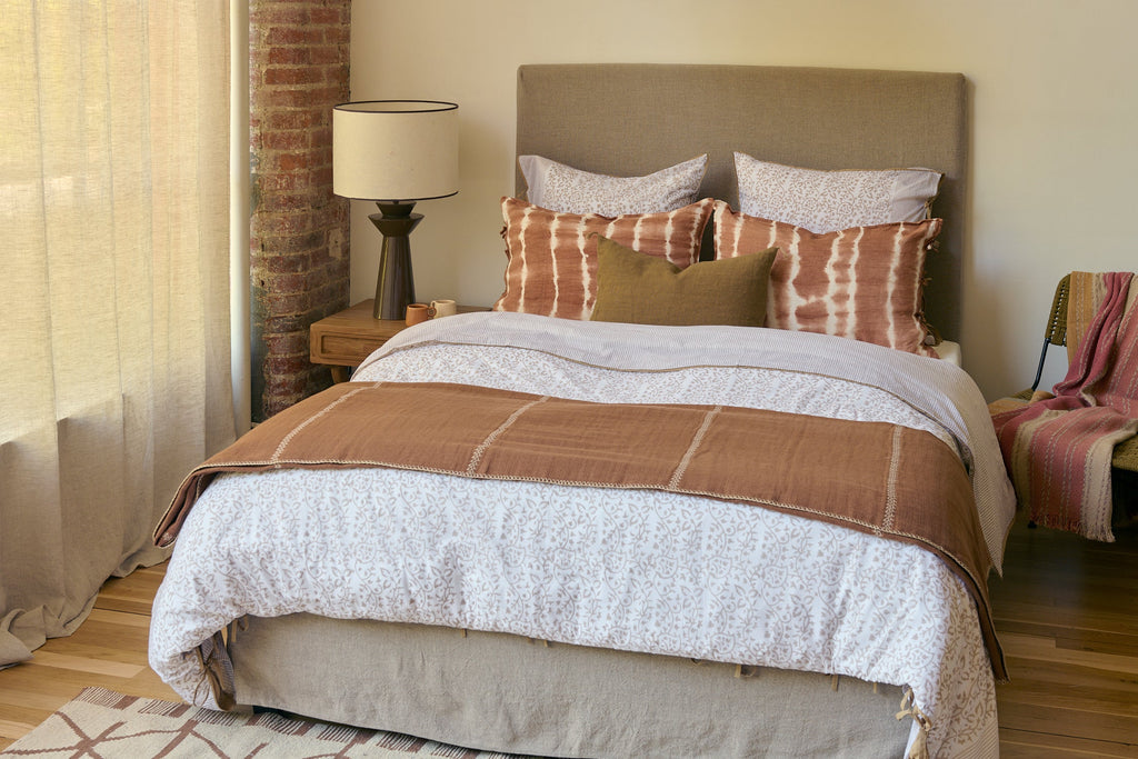 Zarif bedspread