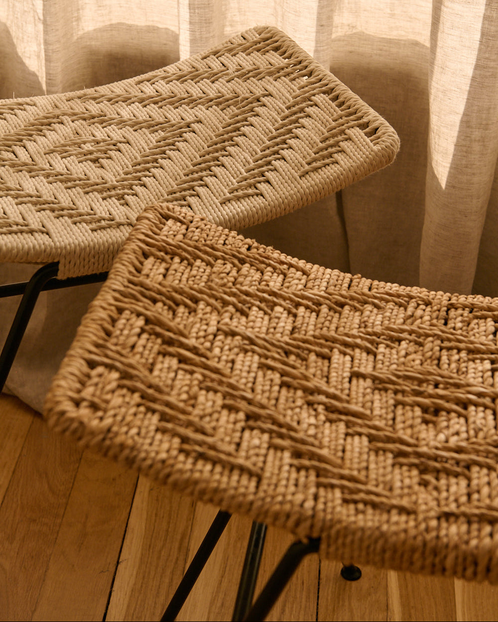 Murgi lozenge stool