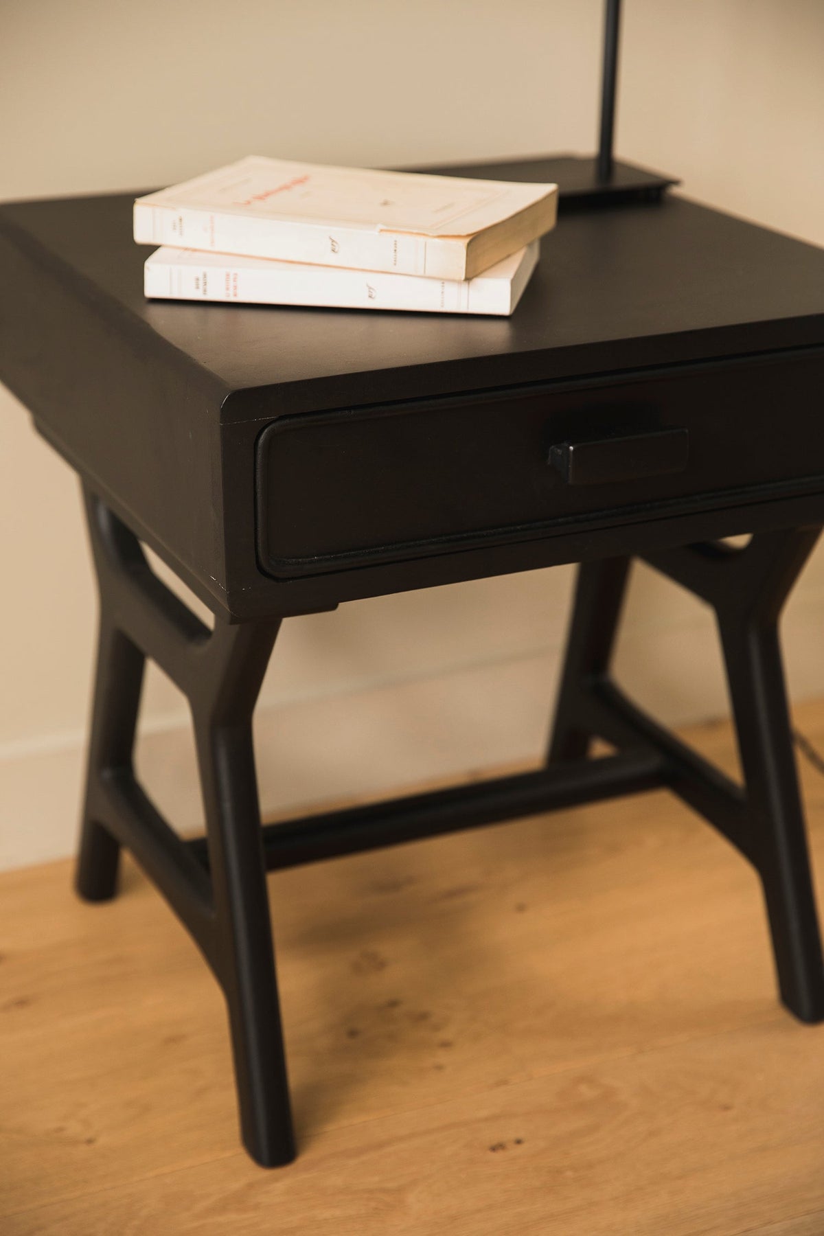 Elior bedside table