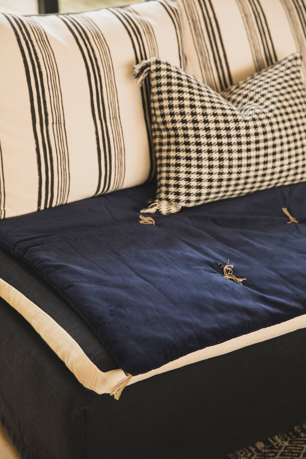 Houndstooth cushion cover