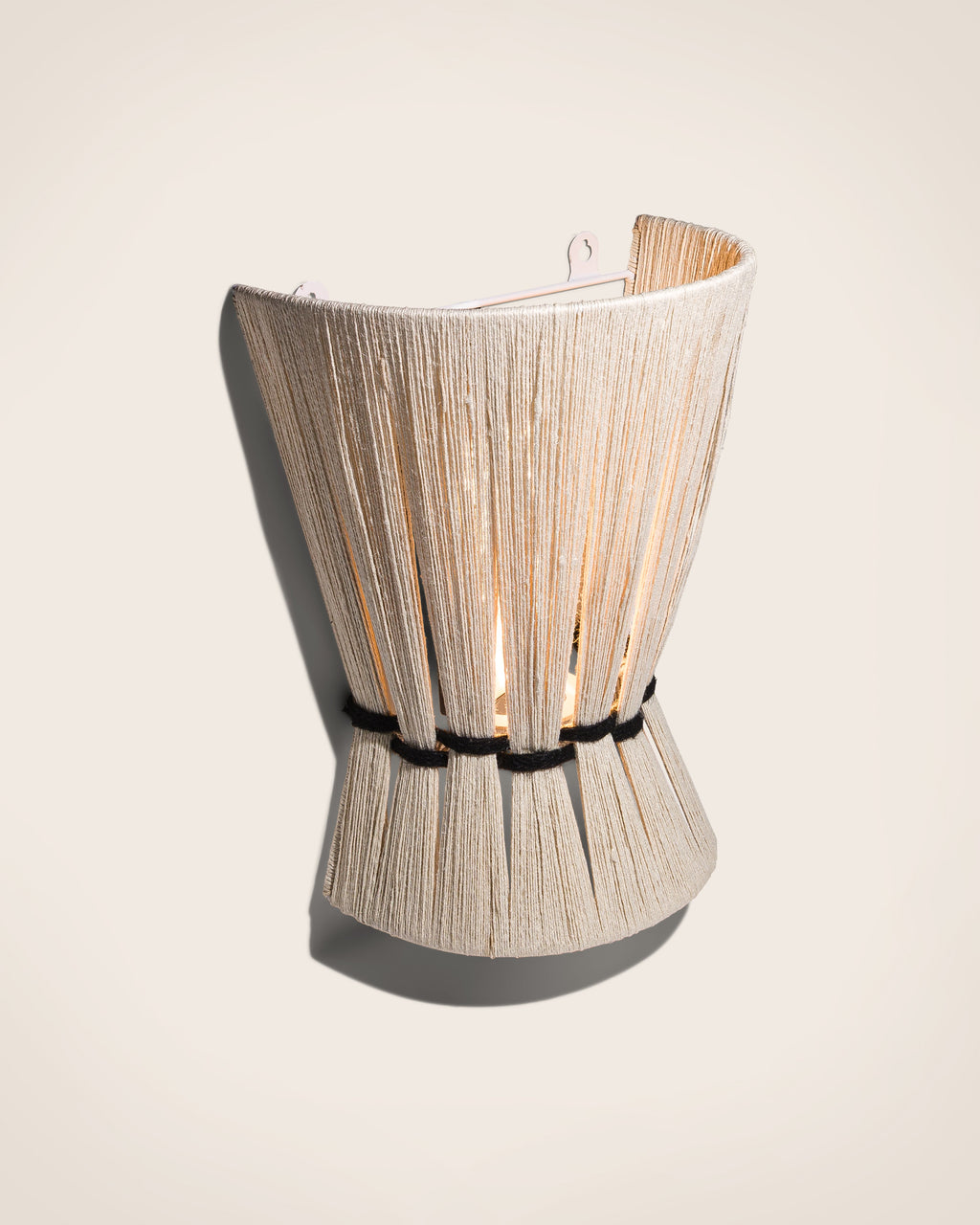 Lasso wall light