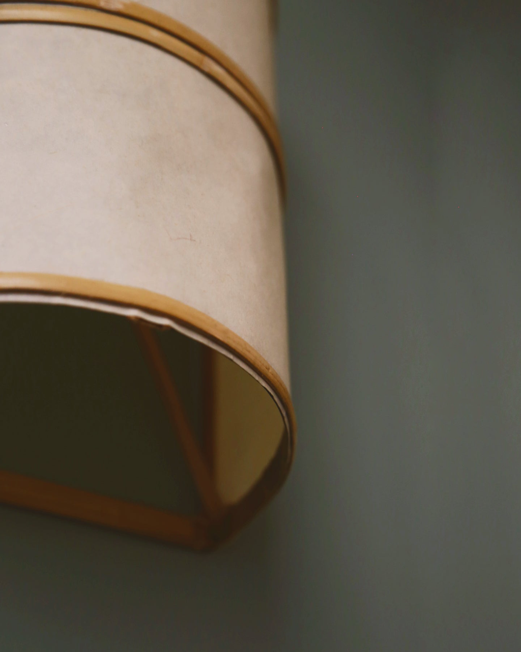 Bell wall light