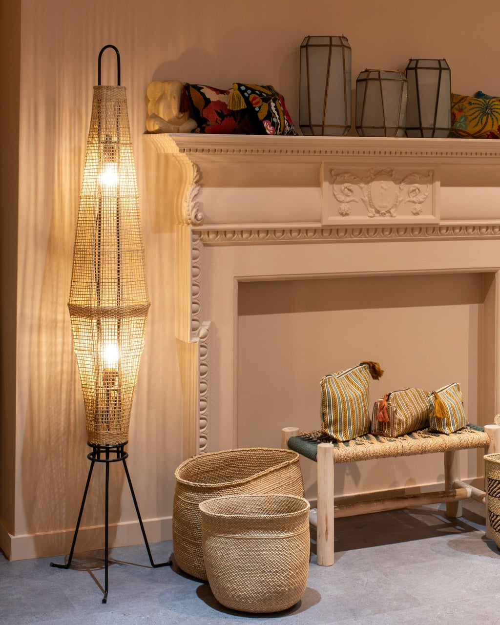 Naasha floor lamp