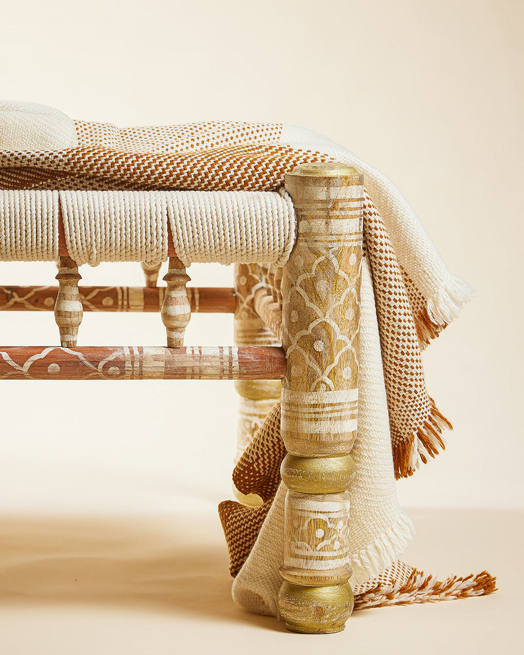 Manda Bench