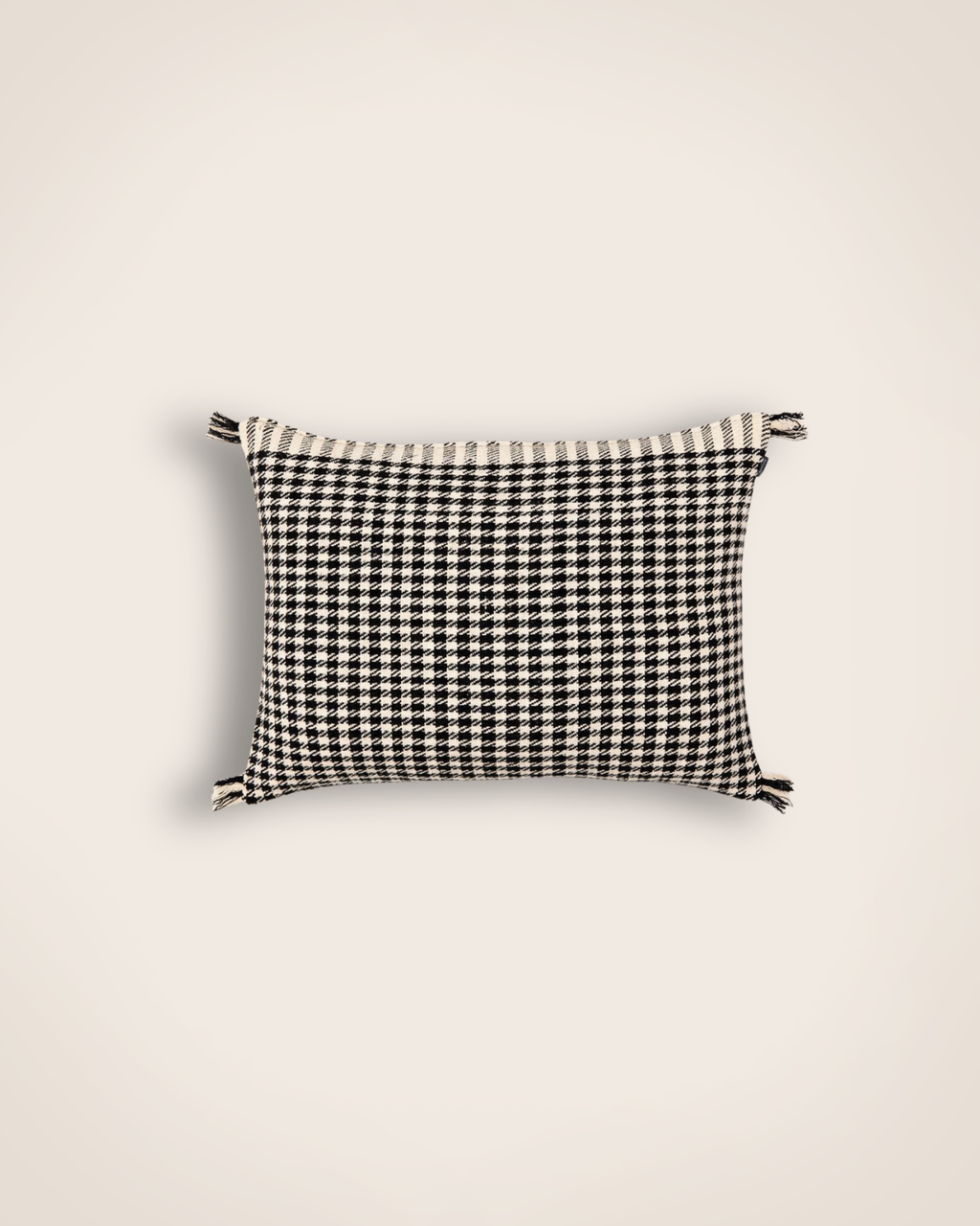 Houndstooth cushion cover