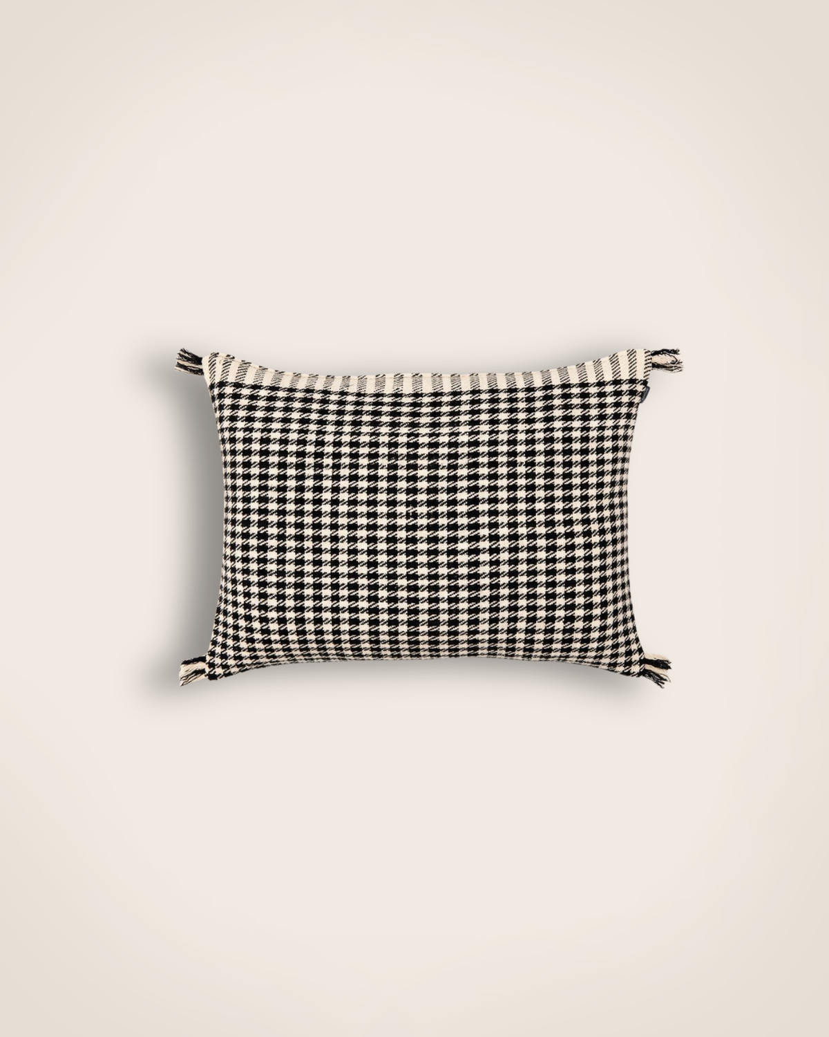 Houndstooth cushion cover