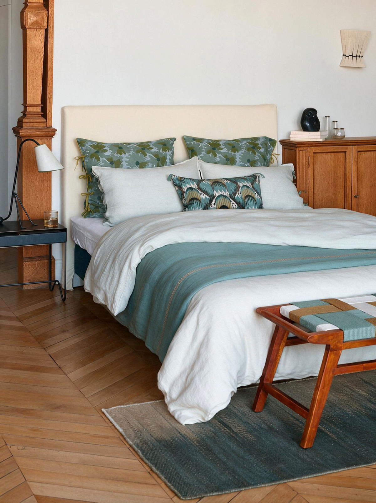 Zarif bedspread
