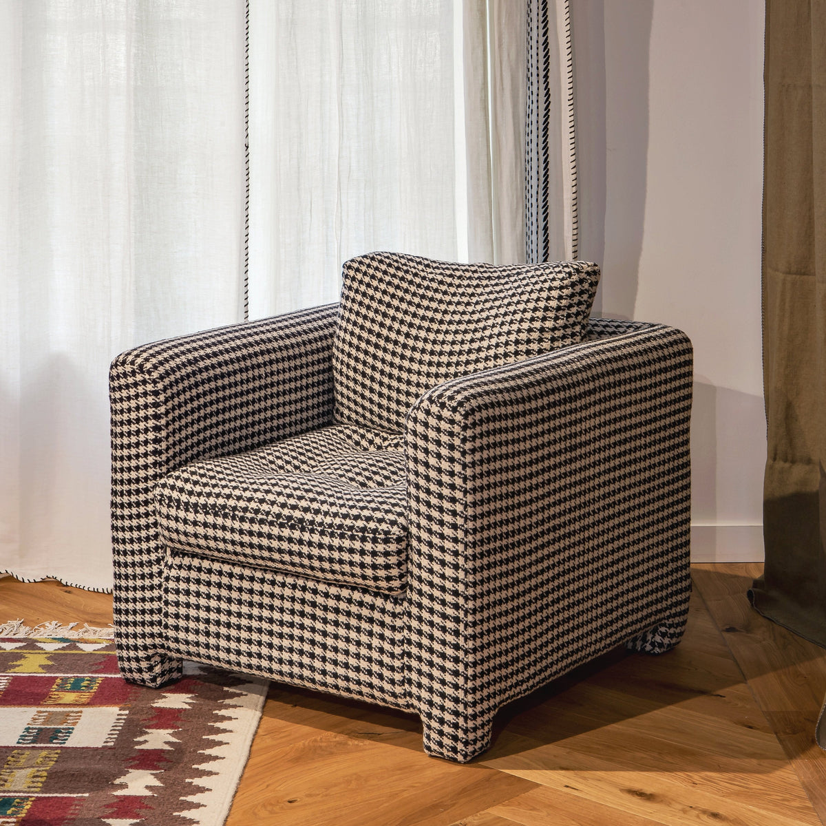 Stella armchair