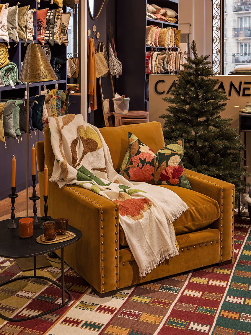 Victor armchair
