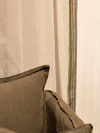 Sivi Curtain