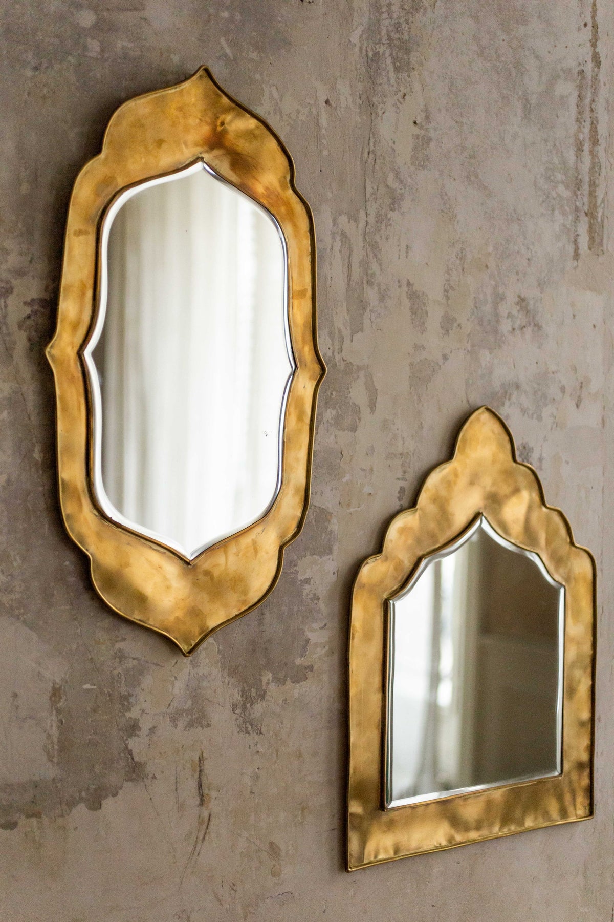 Neka Mirror