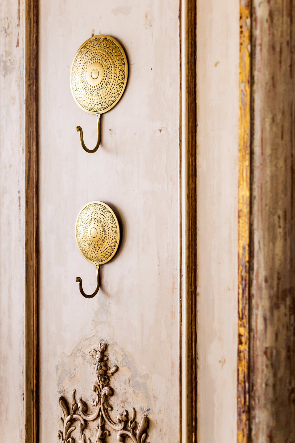 Hamae coat hook