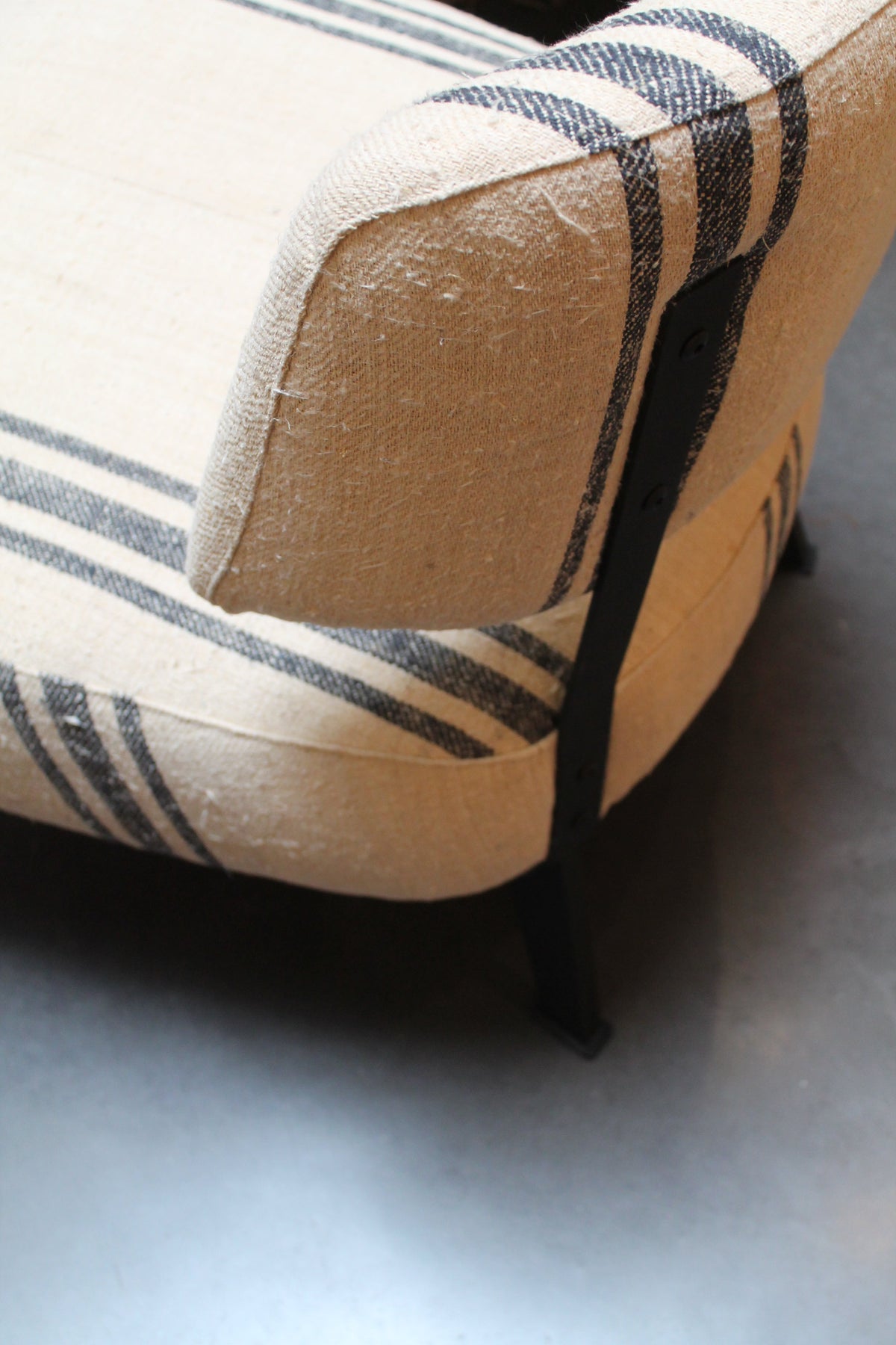 Kaar armchair