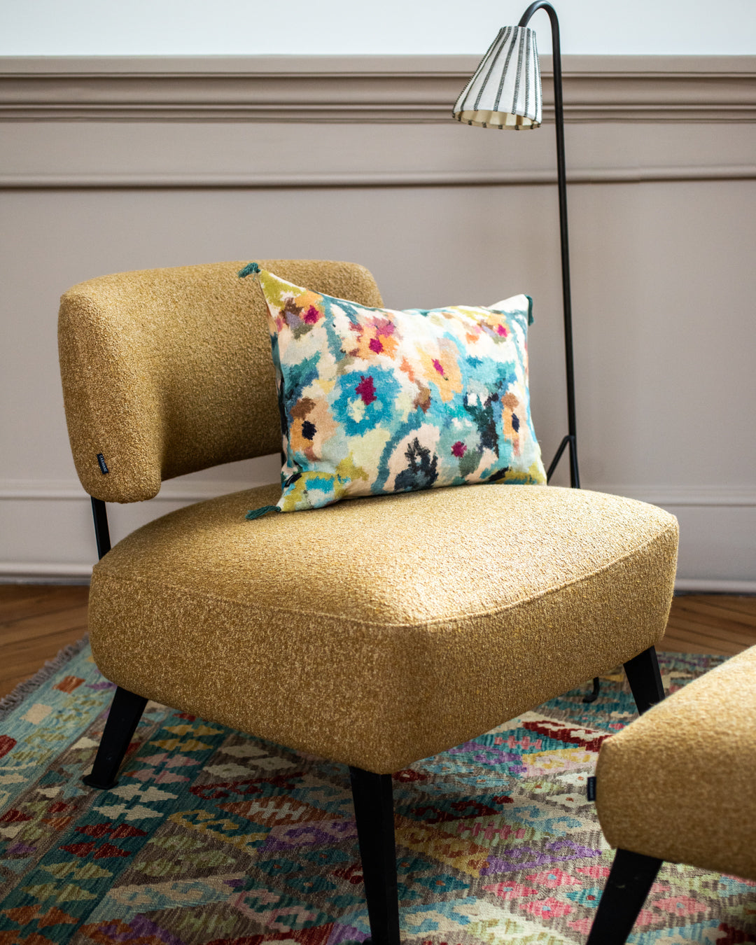 Kaar armchair