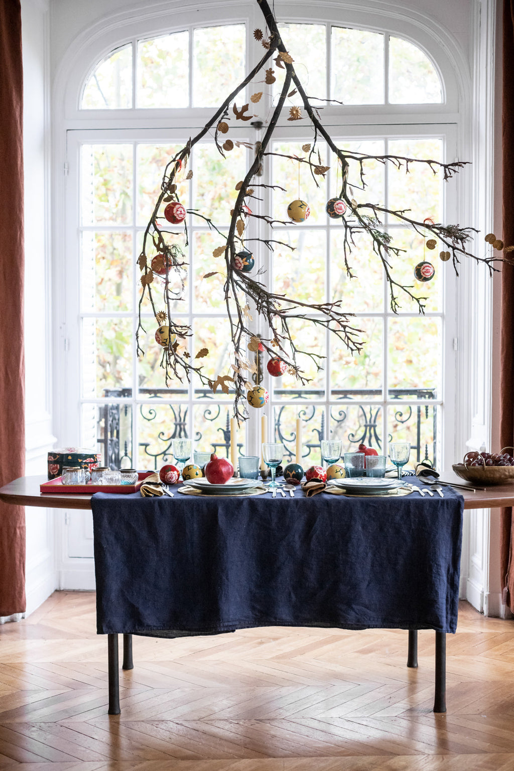 Fuji dining table