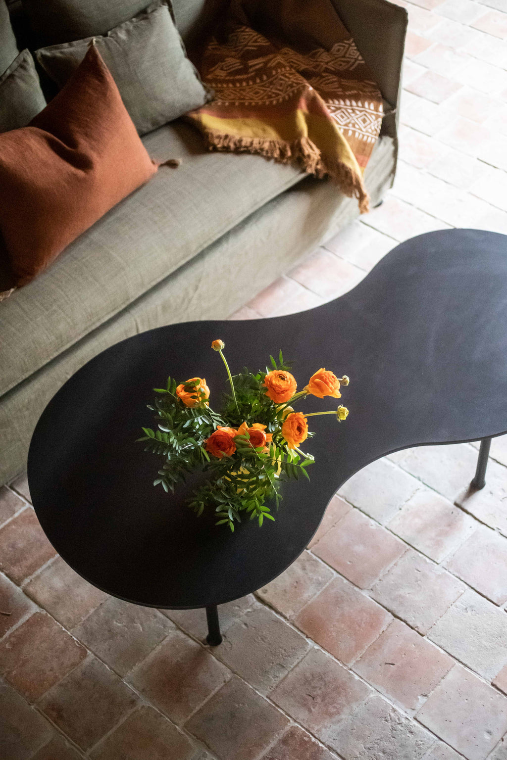 Niski coffee table