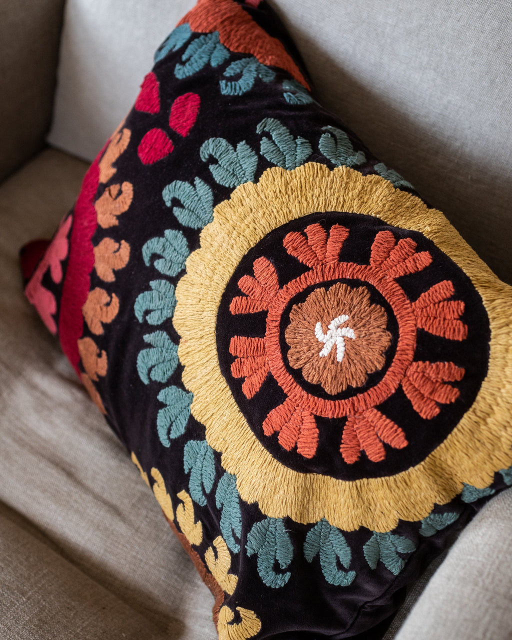 Ayan cushion cover