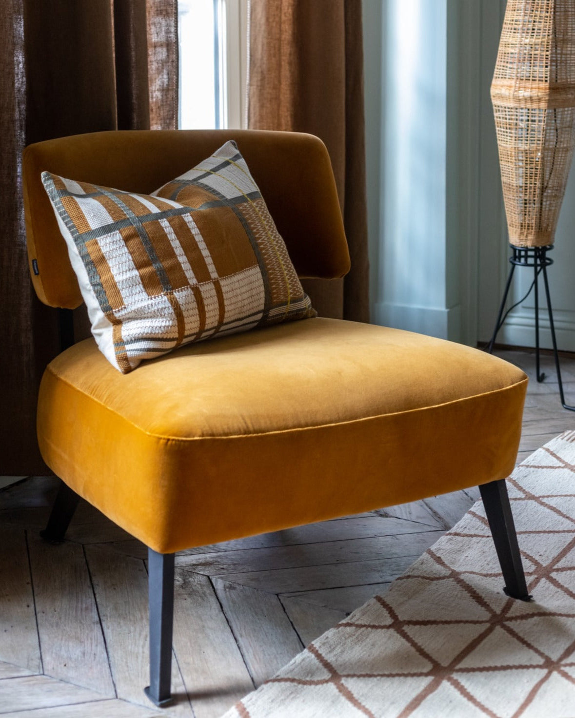 Kaar armchair