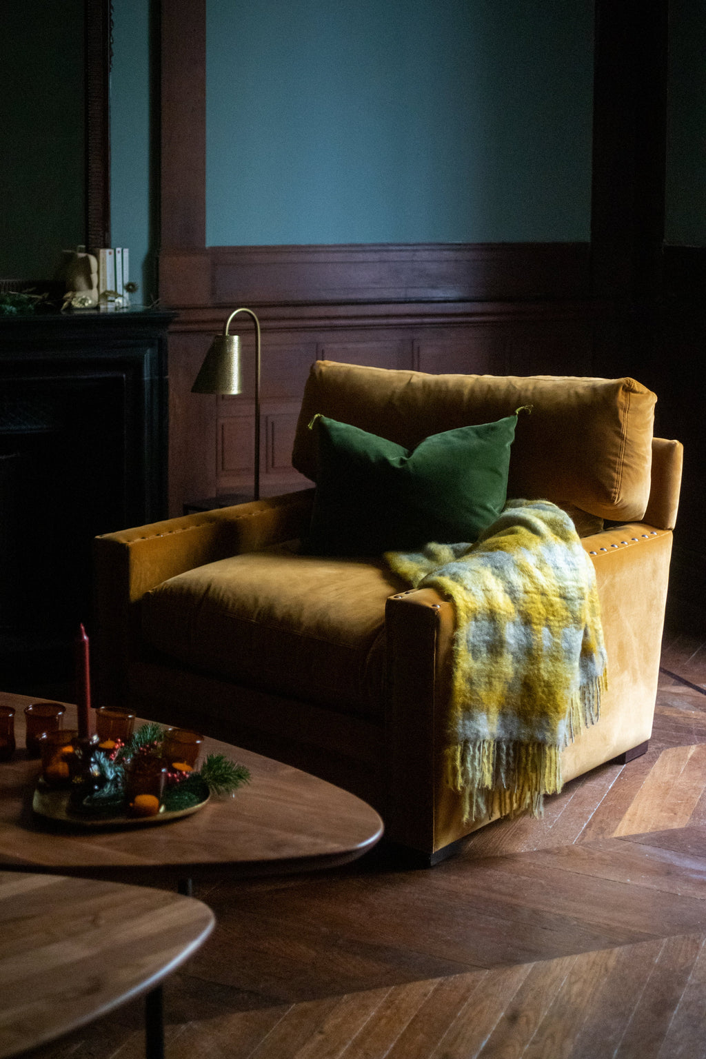 Victor armchair