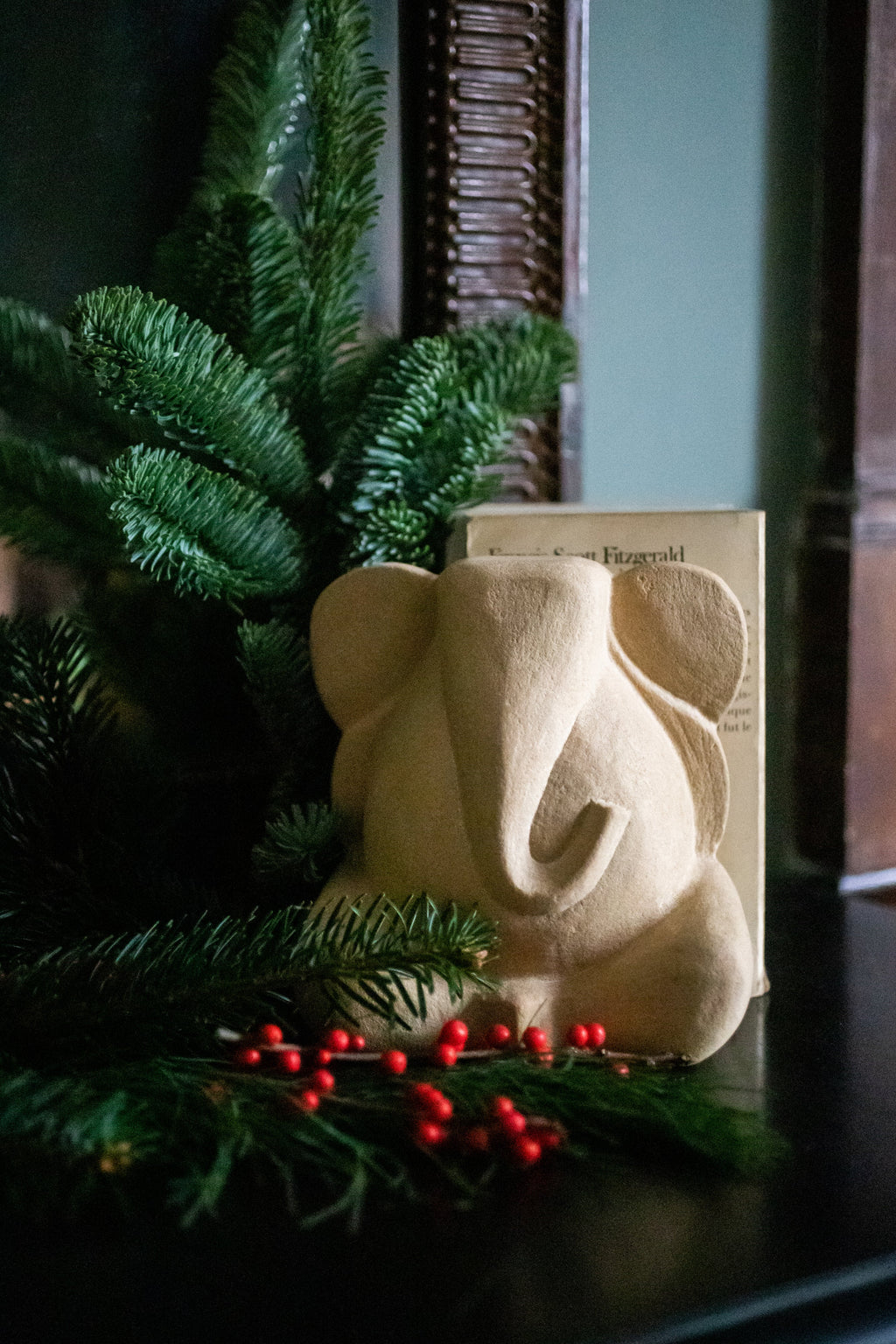 Hati bookend