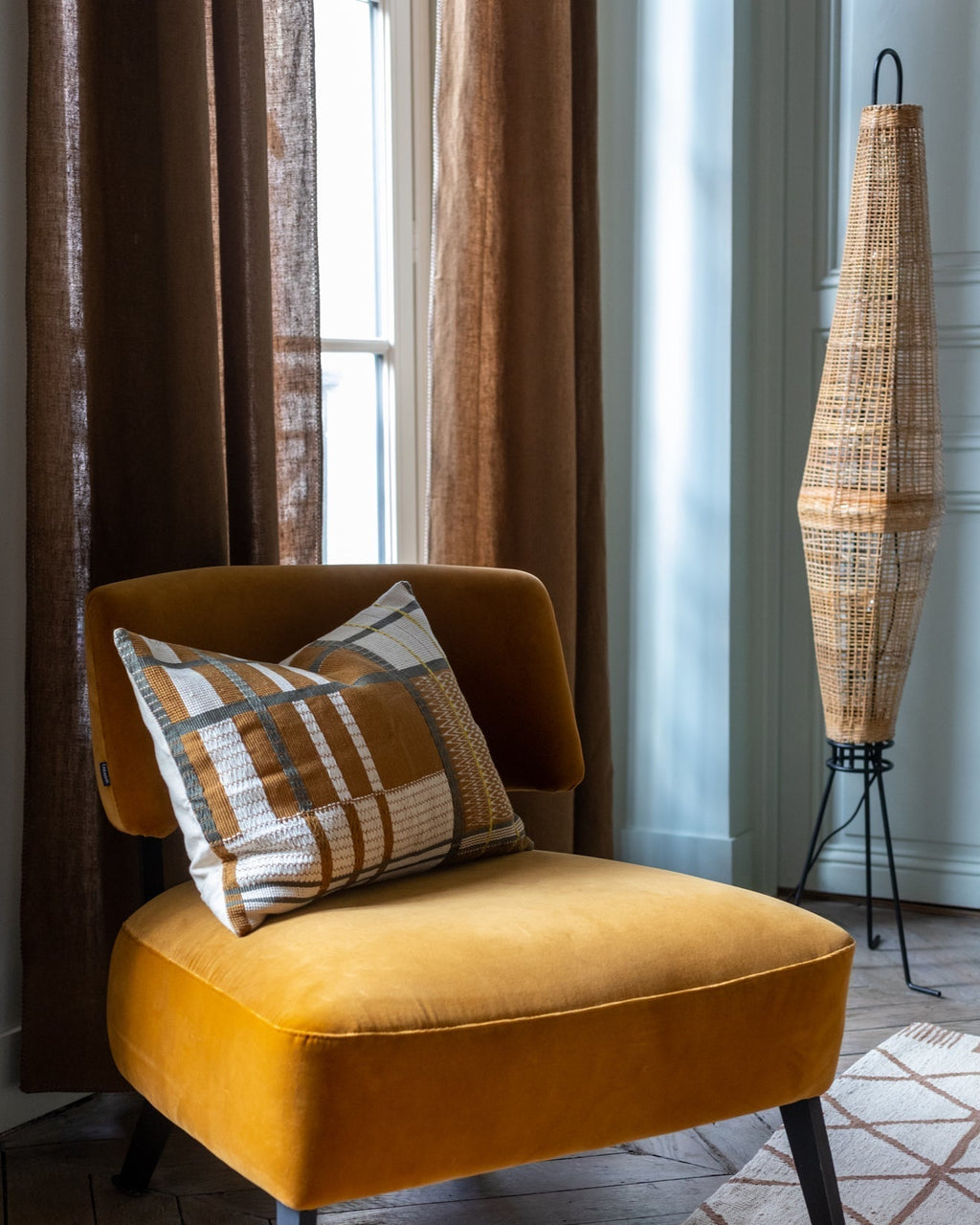 Naasha floor lamp
