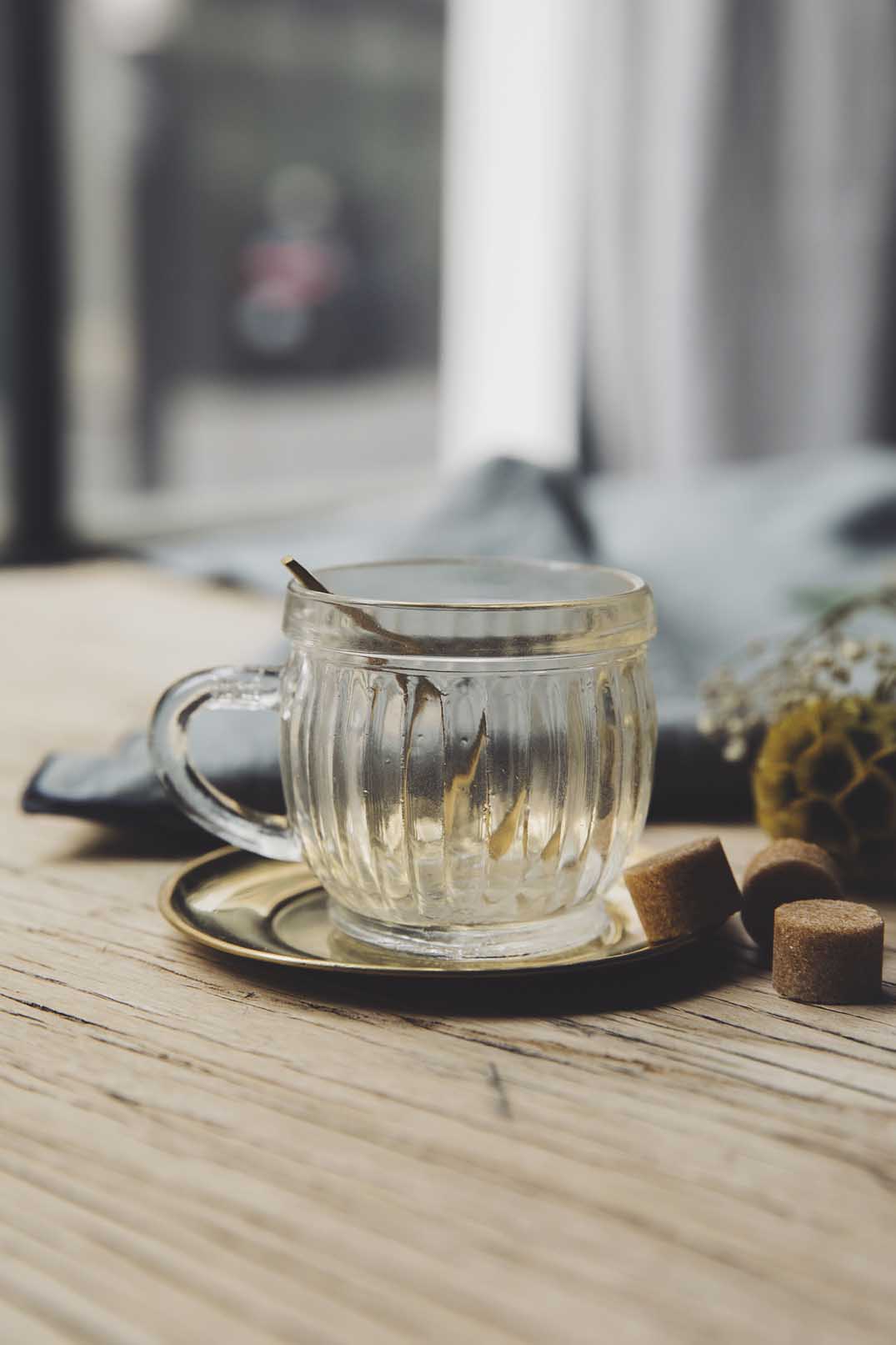 Set of 2 Peetal cups and saucers