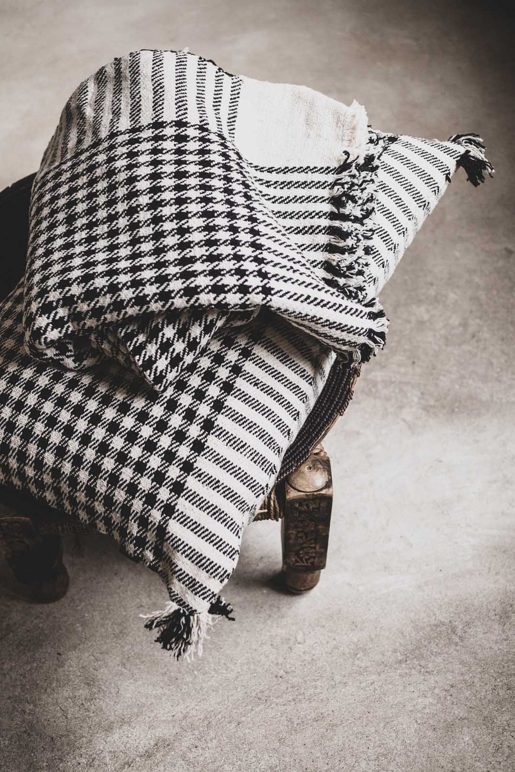 Houndstooth cushion cover