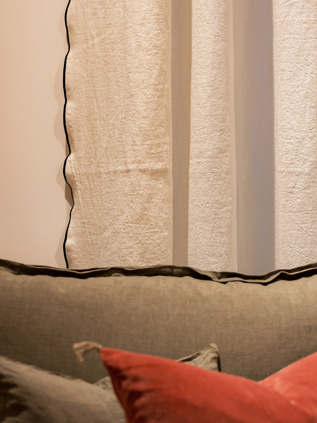 Luma Curtain