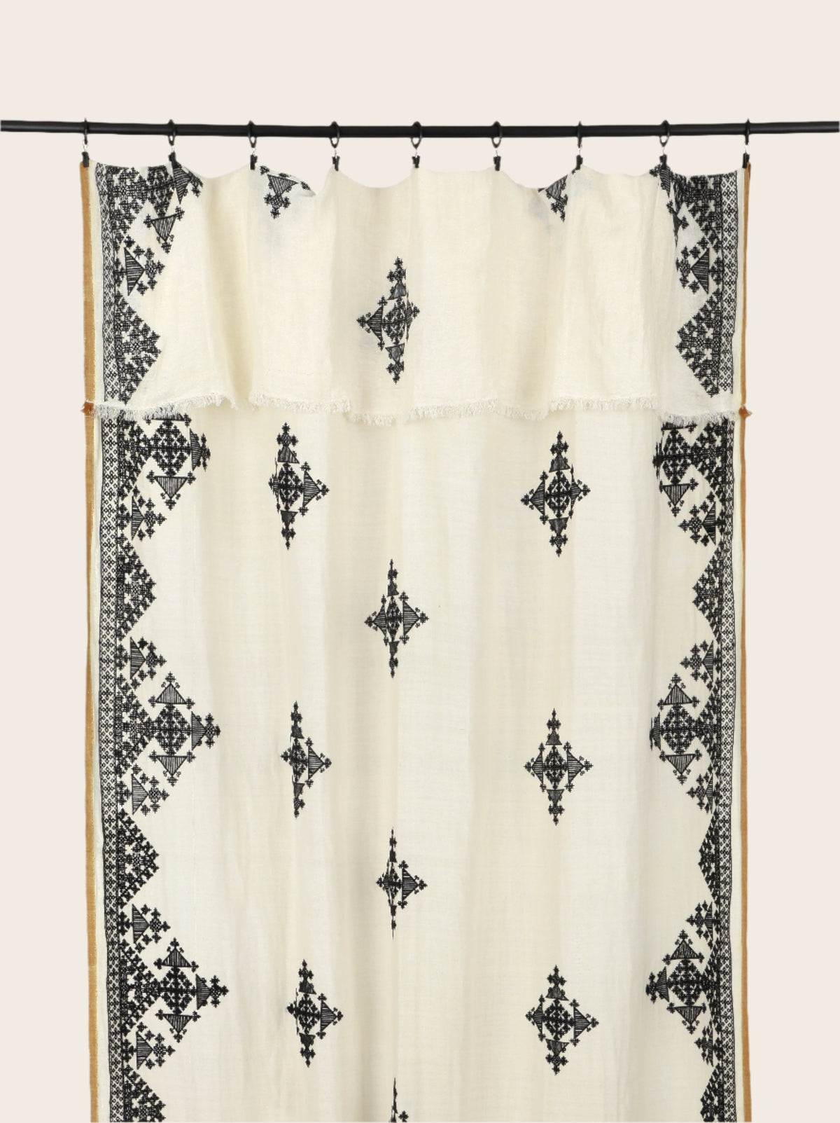 Dafi Curtain
