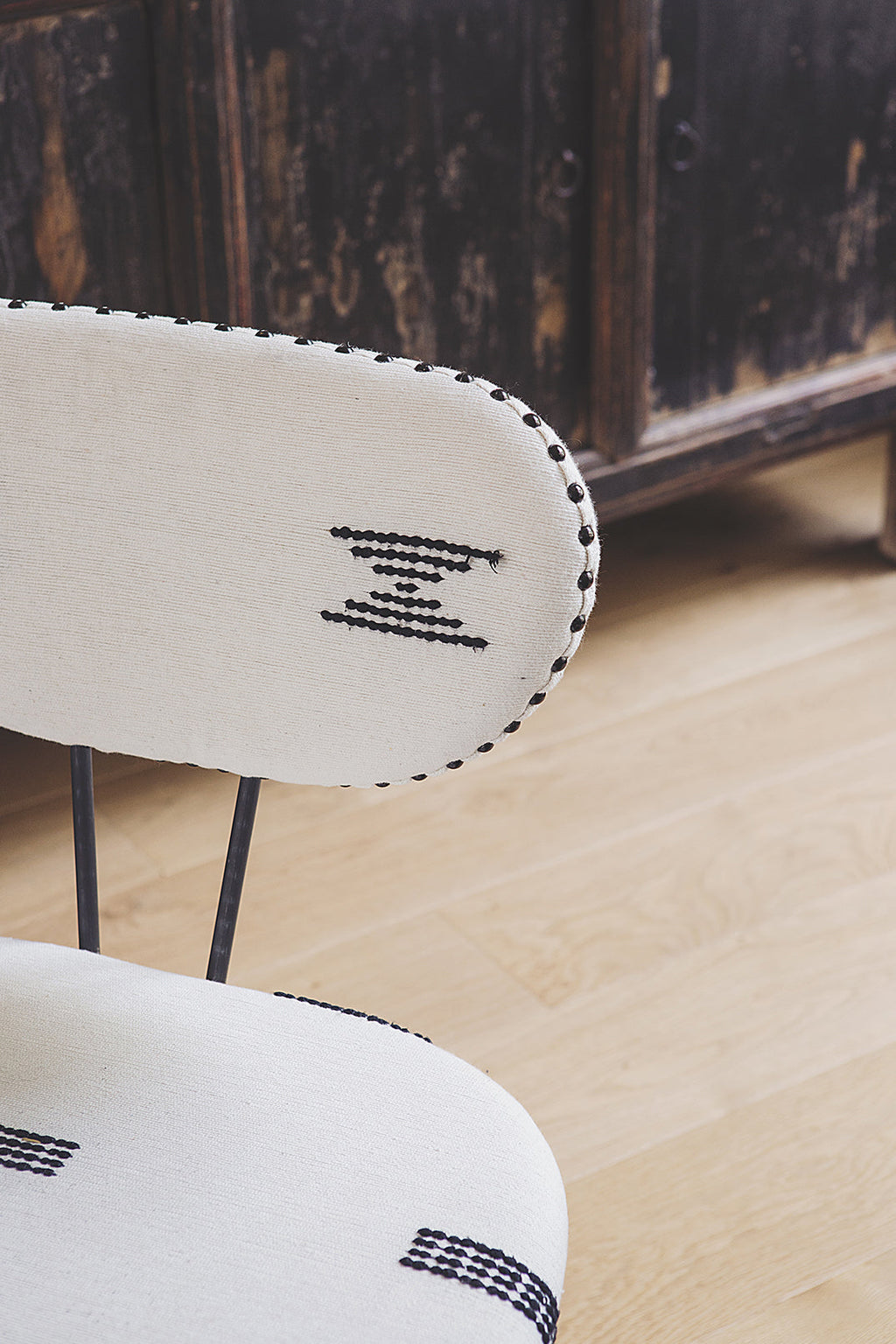 Trombone armchair