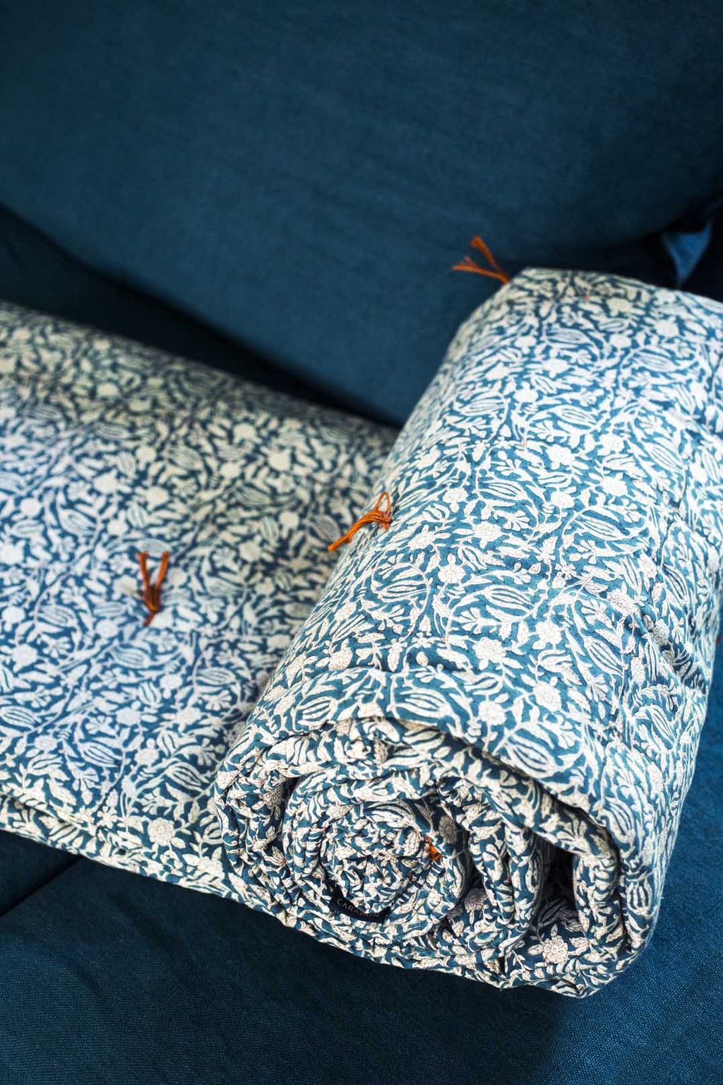 Tulipan sofa cover
