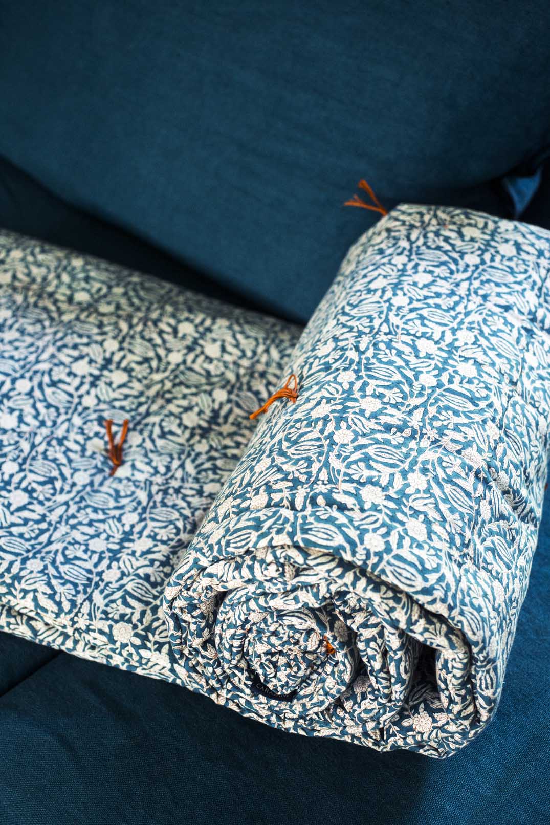 Tulipan sofa cover