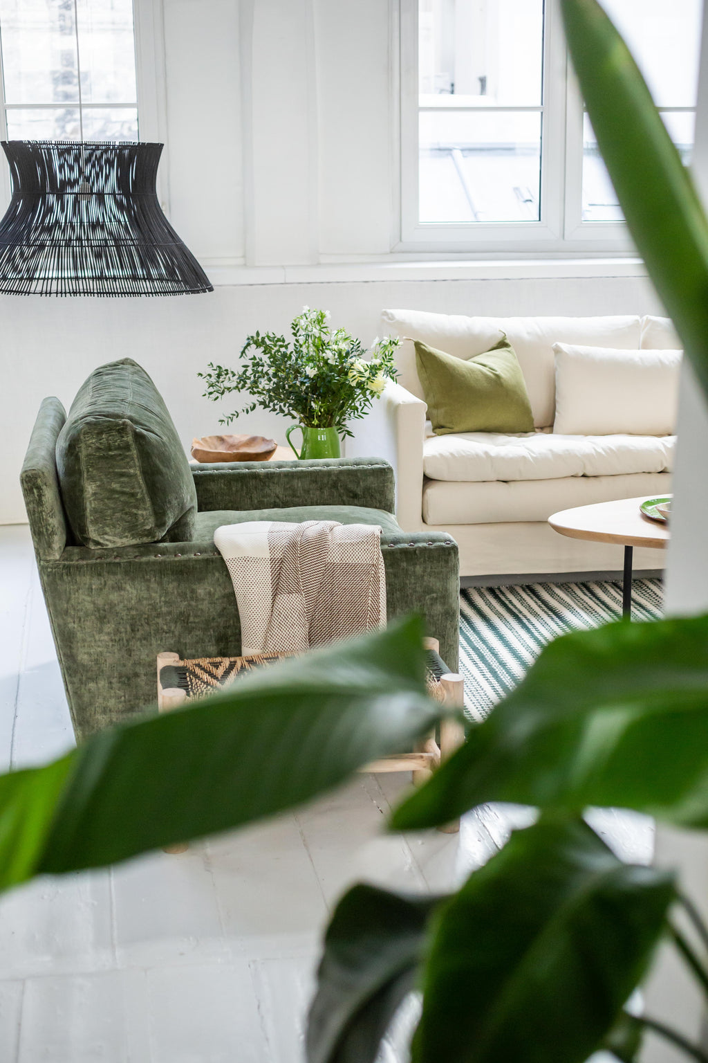Victor armchair