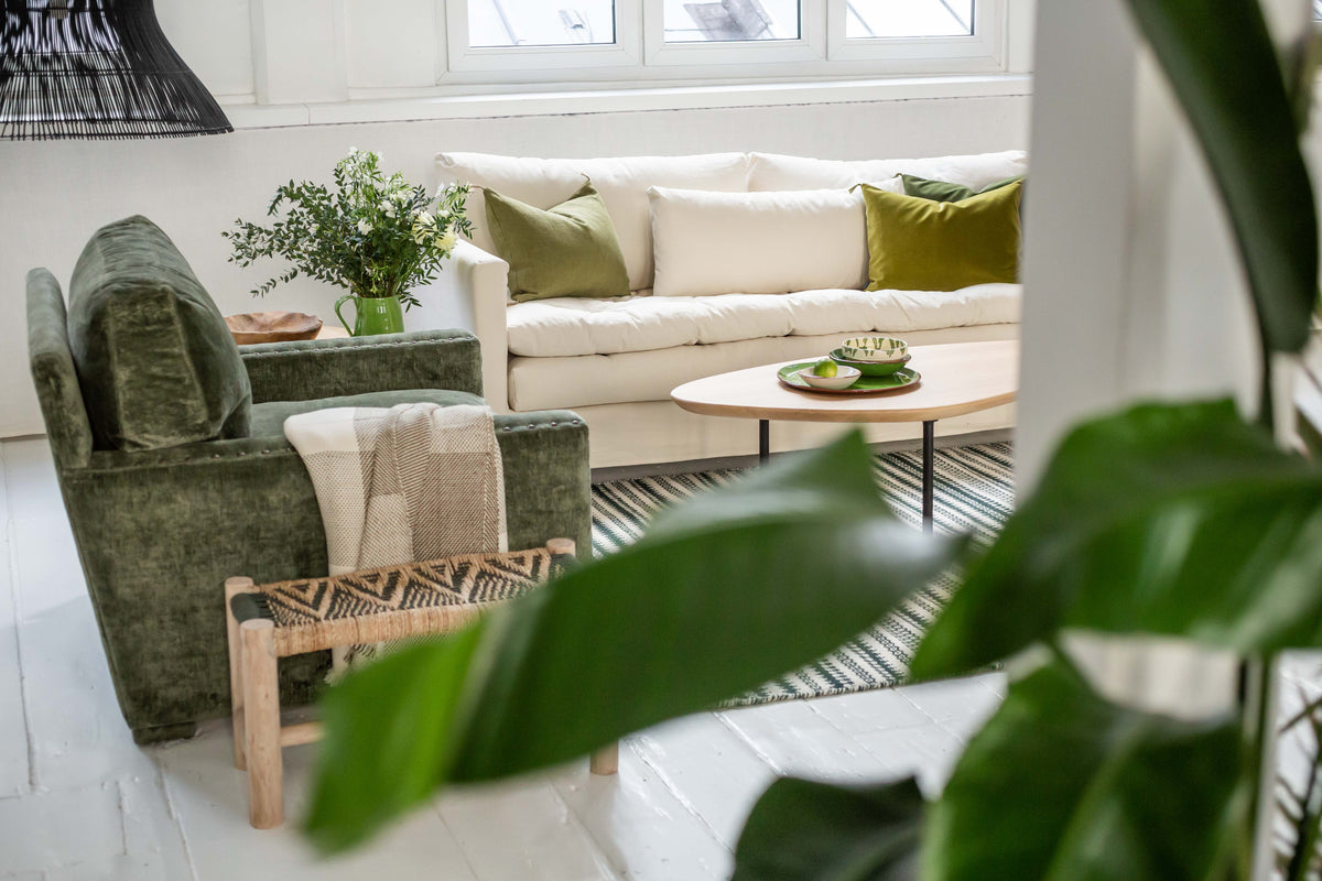 Victor armchair