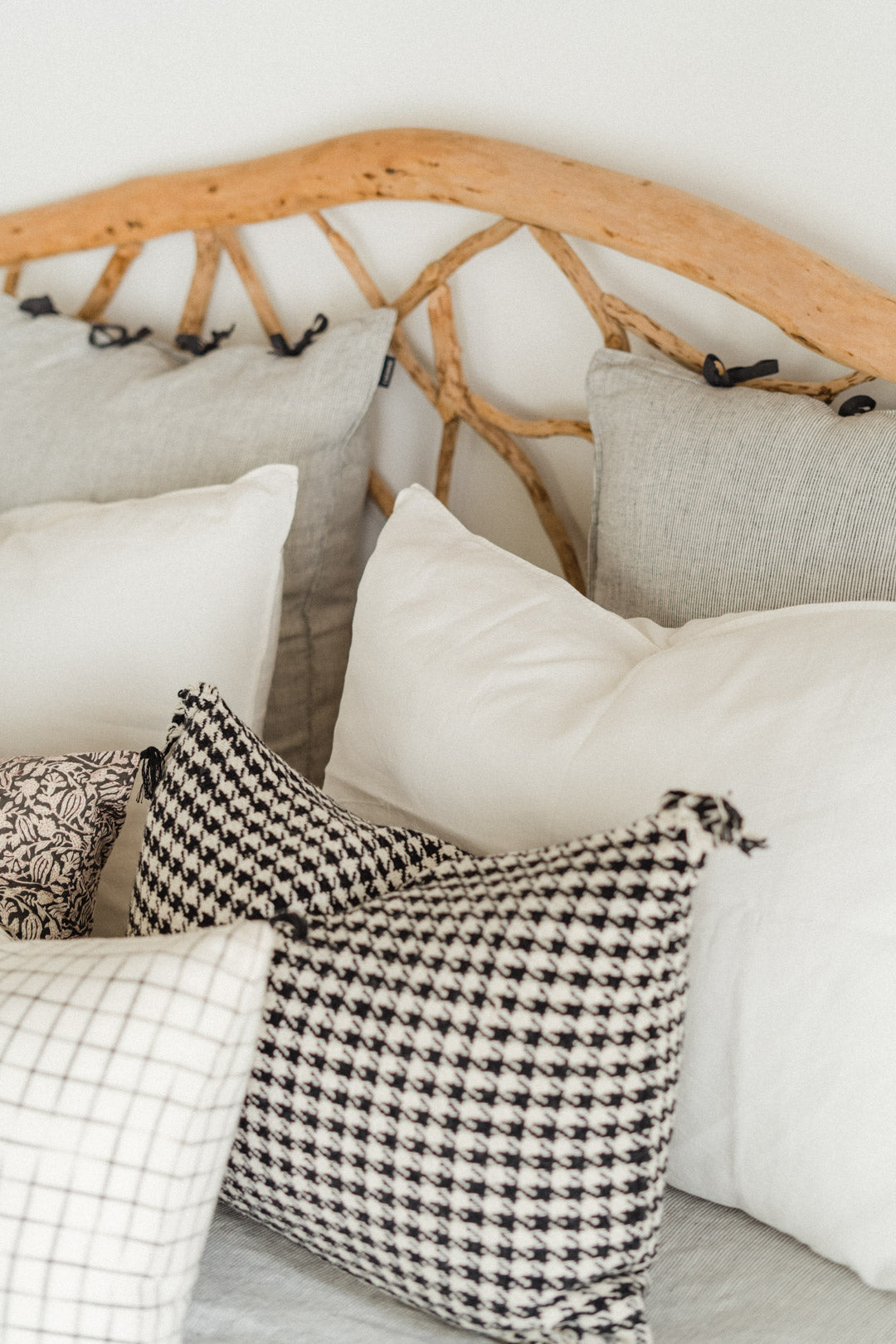 Houndstooth cushion cover