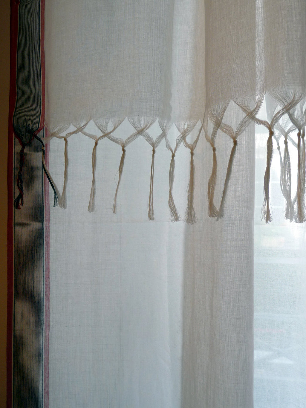 Sivi Curtain