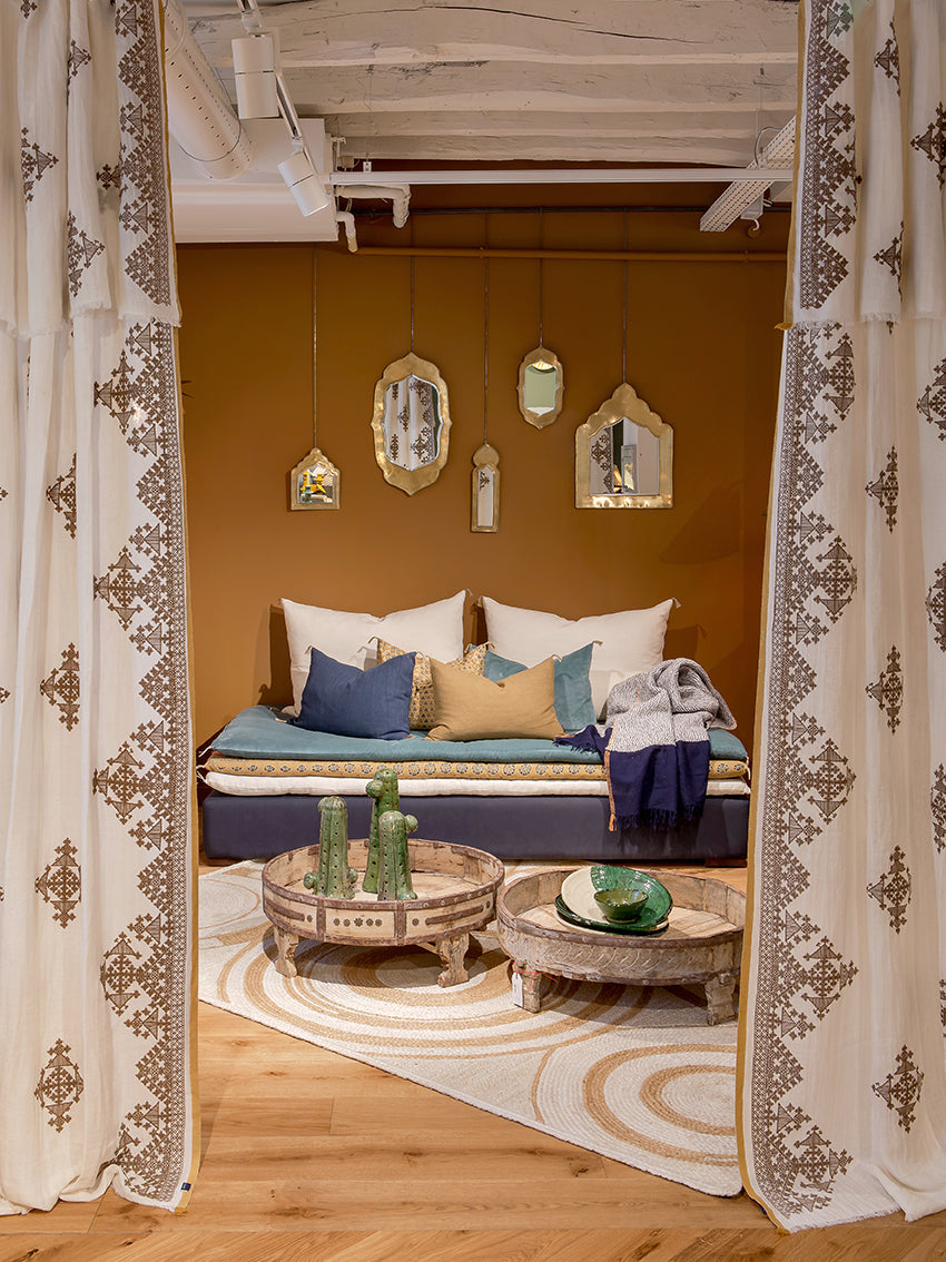 Dafi Curtain